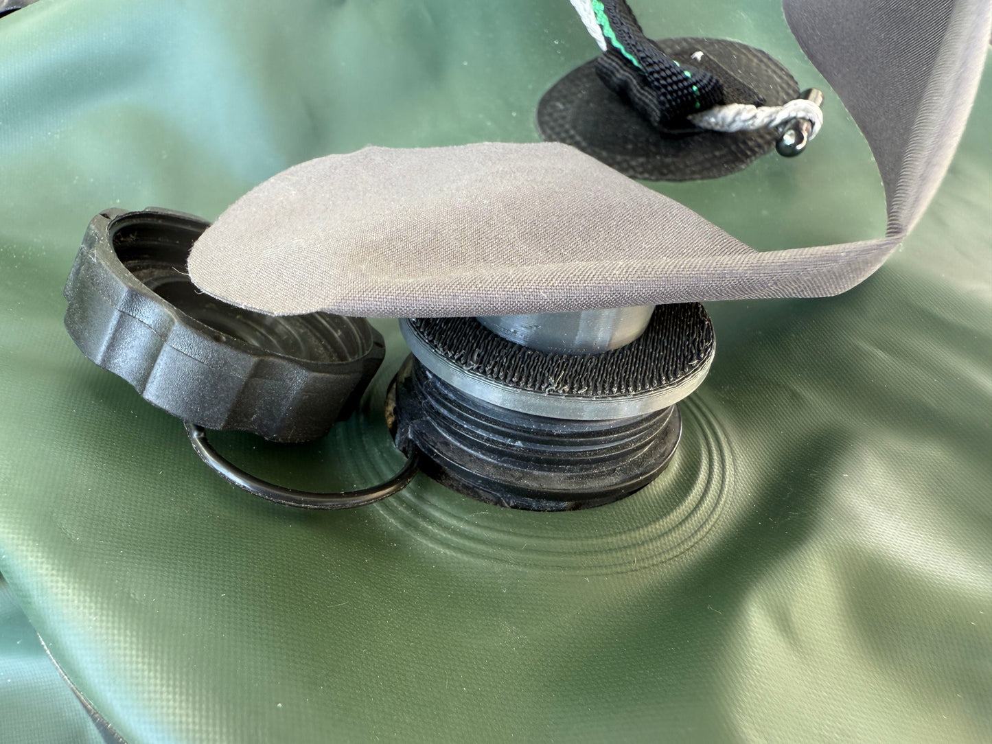 3D-Druckfile zum Gratis Runterladen: Adapter für das Aufblasventil der NORTIK-Packboote sowie grossem Flachventil von KAIKIELLA, WECHSEL UND EXPED zum EXPED Schnozzel Pumpbag und anderen EXPED-Pumpen