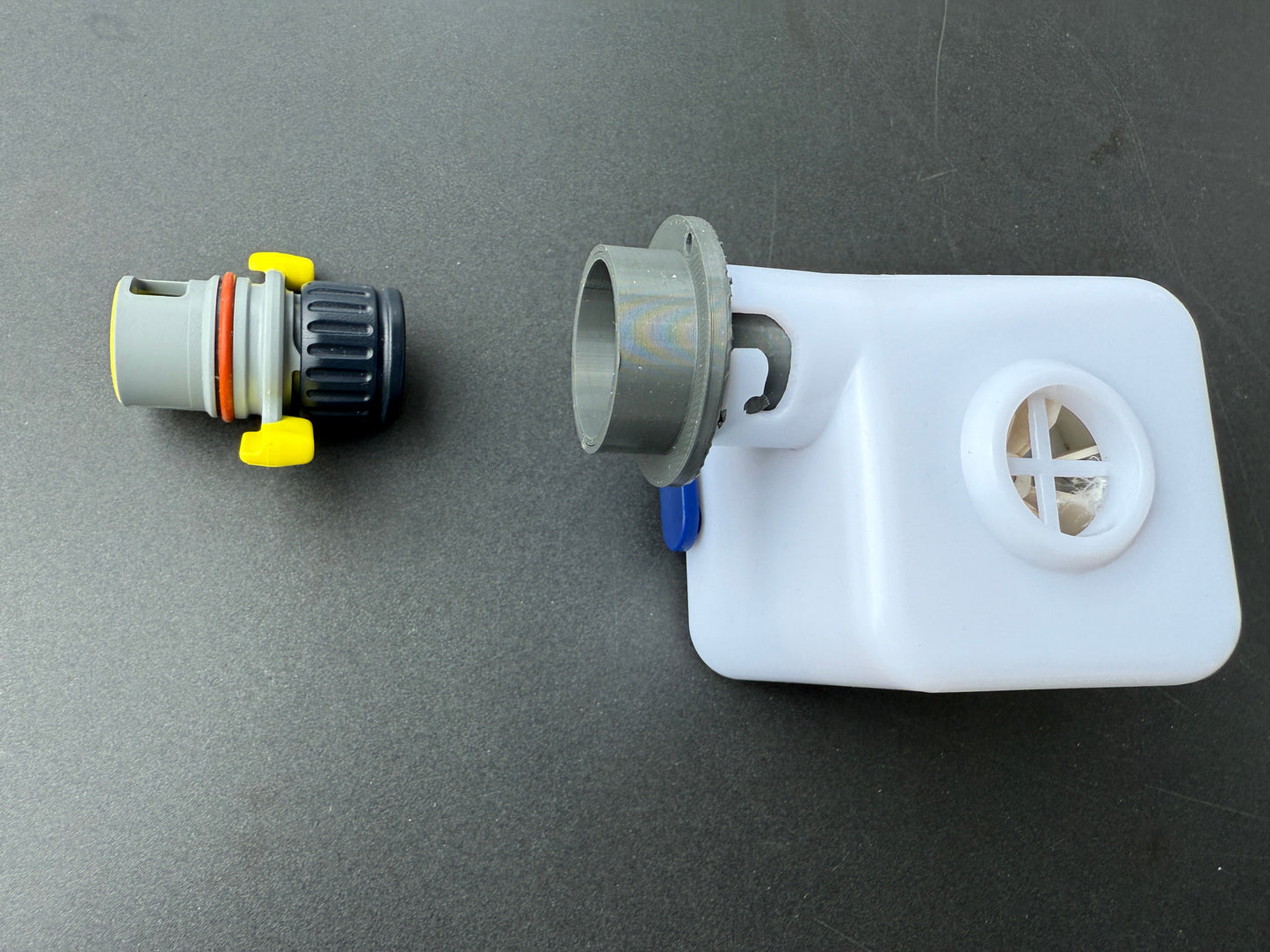 3D-Druckfile zum Gratis Runterladen: Inflationsadapter für das THERMAREST WingLock™-Ventil, passend für die Karabinerhalterung von EXPED Elektro-Pumpen wie Widget und Megapump
